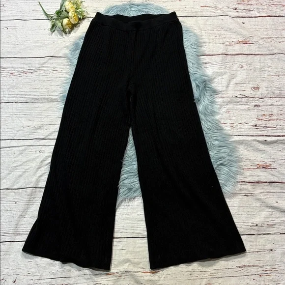 Flat White High Rise Flare Ribbed Knit Black Pants - Picture 2 of 8